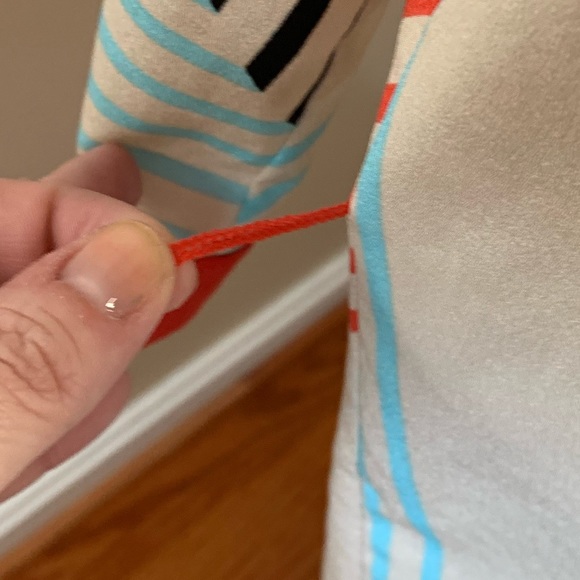 New York and Company- women’s lightweight tunic, size Lg. - Picture 3 of 10